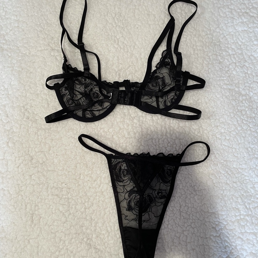Black lingerie set